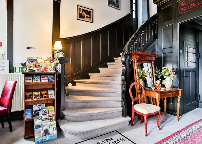 卡蒙兹别墅潘森酒店 3* 居斯特罗