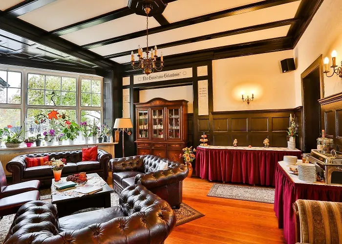 卡蒙兹别墅潘森酒店 酒店 居斯特罗