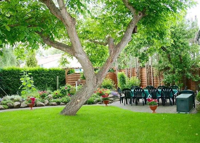 卡蒙兹别墅潘森酒店 3* 居斯特罗