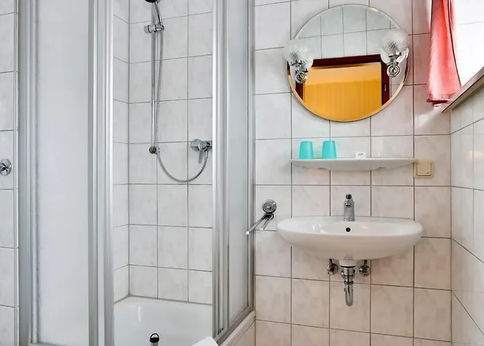 卡蒙兹别墅潘森酒店 居斯特罗