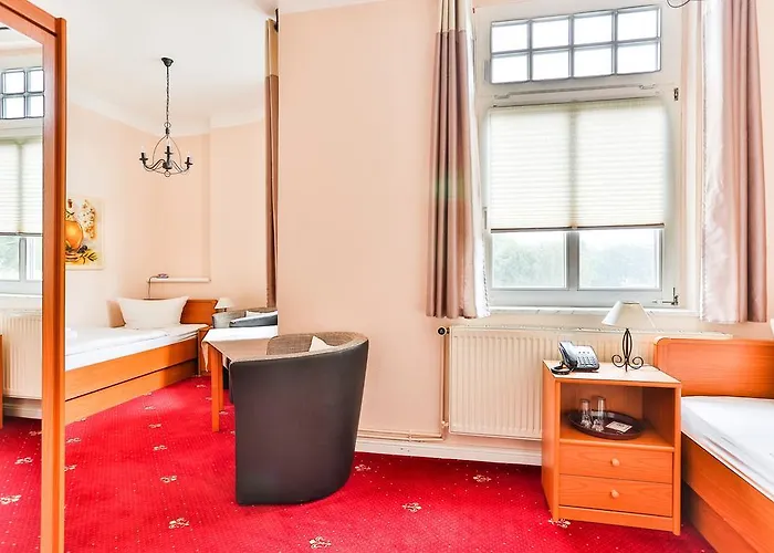 卡蒙兹别墅潘森酒店 3* 居斯特罗