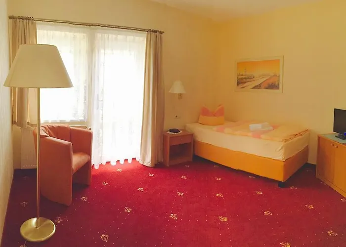 卡蒙兹别墅潘森酒店 居斯特罗